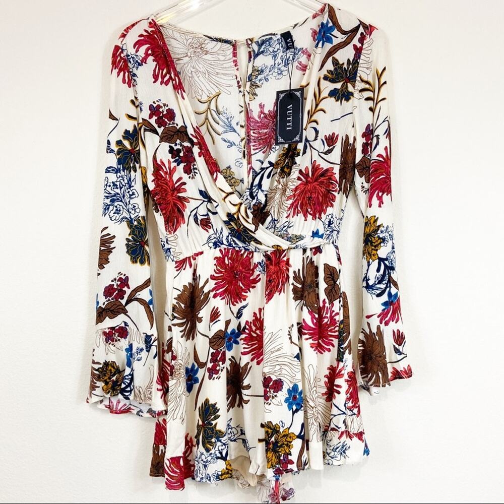 NWT Vutti | Floral Romper With Bell Sleeve Sz S